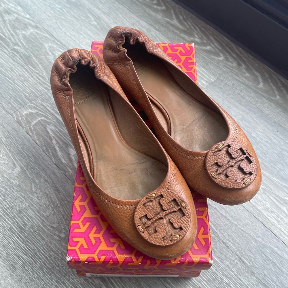 Tory Burch tan leather reva flat
